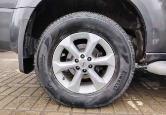 Подержанный автомобиль Nissan Pathfinder 2012 года (15 фото)