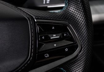 Подержанный автомобиль Changan UNI-T 2023 года (20 фото)