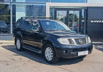 Подержанный автомобиль Nissan Pathfinder 2010 года (3 фото)
