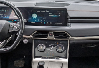 Подержанный автомобиль Exeed TXL 2022 года (17 фото)