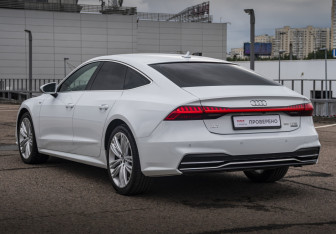 Подержанный автомобиль Audi A7 2018 года (7 фото)