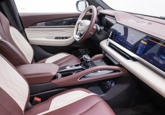 Подержанный автомобиль Geely Monjaro 2023 года (9 фото)