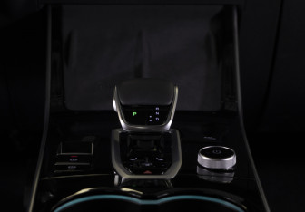 Подержанный автомобиль Omoda C5 2023 года (17 фото)