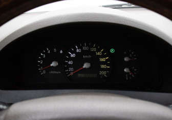 Подержанный автомобиль Kia Sorento 2002 года (18 фото)