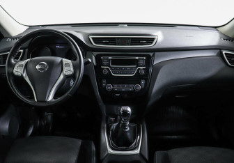 Подержанный автомобиль Nissan X-Trail 2018 года (7 фото)