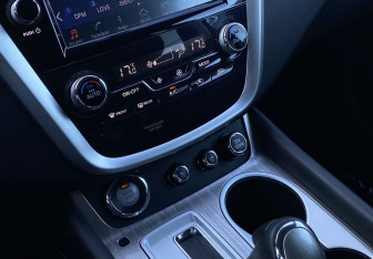 Подержанный автомобиль Nissan Murano Suv 2021 года (18 фото)