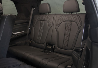 Подержанный автомобиль BMW X7 2024 года (11 фото)