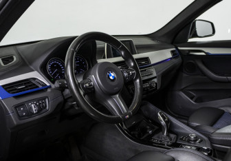 Подержанный автомобиль BMW X1 2019 года (10 фото)