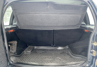 Подержанный автомобиль Chevrolet Niva 2010 года (16 фото)