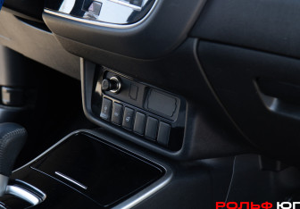 Подержанный автомобиль Mitsubishi Outlander 2021 года (13 фото)