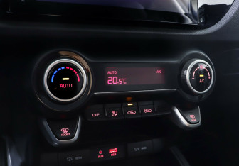 Подержанный автомобиль Kia Rio Sedan 2019 года (15 фото)