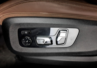 Подержанный автомобиль BMW X6 2021 года (21 фото)