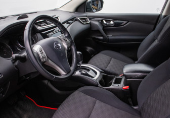 Подержанный автомобиль Nissan Qashqai 2015 года (10 фото)