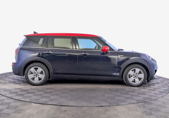 Подержанный автомобиль MINI Clubman Wagon 2019 года (4 фото)