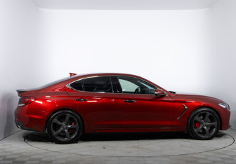 Подержанный автомобиль Genesis G70 2018 года (4 фото)