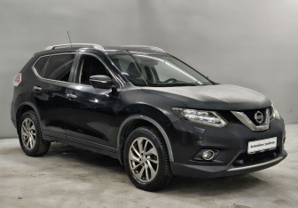 Подержанный автомобиль Nissan X-Trail 2015 года (3 фото)