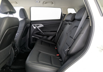 Подержанный автомобиль Geely Atlas 2021 года (10 фото)