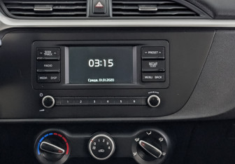 Подержанный автомобиль Kia Rio Hatchback 2021 года (16 фото)