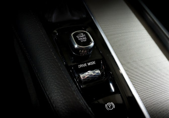 Подержанный автомобиль Volvo XC90 2018 года (25 фото)