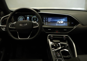 Подержанный автомобиль Geely Tugella 2023 года (8 фото)