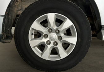 Подержанный автомобиль Mitsubishi Pajero 2011 года (19 фото)