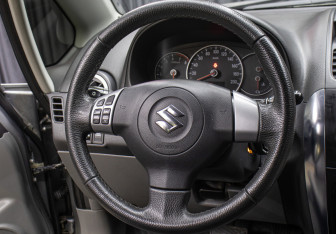 Подержанный автомобиль Suzuki SX4 Hatchback 2008 года (17 фото)