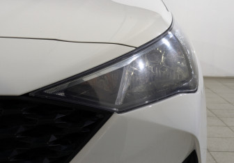 Подержанный автомобиль Hyundai Solaris Sedan 2022 года (11 фото)