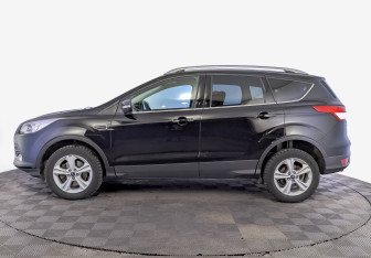 Подержанный автомобиль Ford Kuga 2016 года (8 фото)