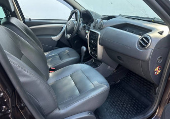 Подержанный автомобиль Renault Duster 2014 года (13 фото)