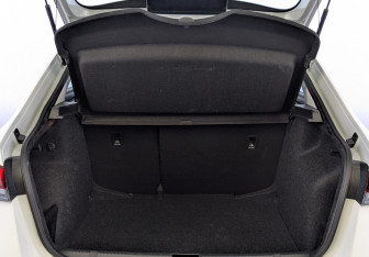 Подержанный автомобиль Skoda Rapid Liftback 2022 года (10 фото)