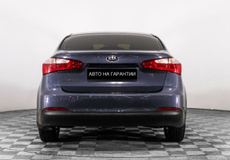 Подержанный автомобиль Kia Cerato Sedan 2014 года (3 фото)