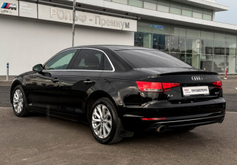 Подержанный автомобиль Audi A4 Sedan 2015 года (7 фото)