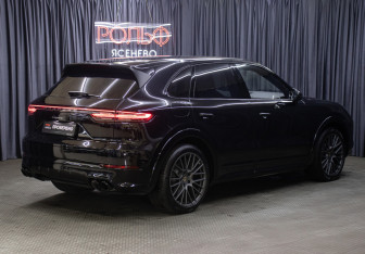Подержанный автомобиль Porsche Cayenne 2019 года (5 фото)