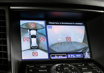 Подержанный автомобиль Infiniti QX70 2013 года (15 фото)