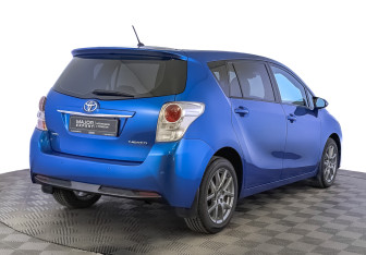 Подержанный автомобиль Toyota Verso 2014 года (5 фото)