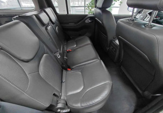Подержанный автомобиль Nissan Pathfinder 2013 года (18 фото)