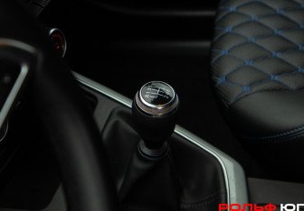 Подержанный автомобиль Renault Arkana 2021 года (16 фото)