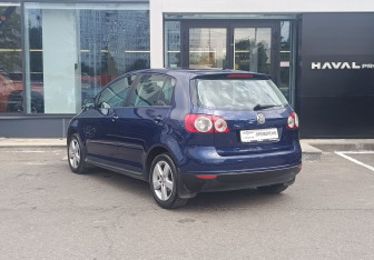 Подержанный автомобиль Volkswagen Golf Plus 2006 года (7 фото)