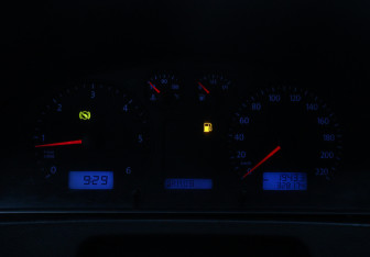 Подержанный автомобиль Volkswagen Transporter Van 2005 года (15 фото)