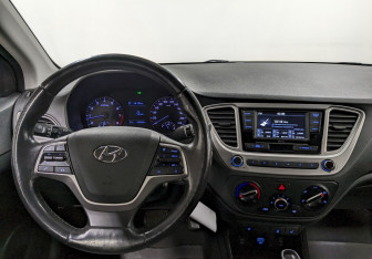 Подержанный автомобиль Hyundai Solaris Sedan 2019 года (21 фото)