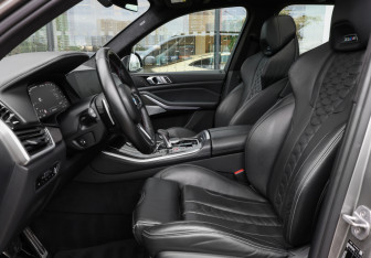 Подержанный автомобиль BMW X5 M 2020 года (15 фото)