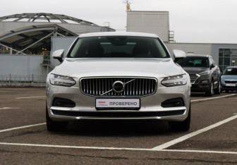 Подержанный автомобиль Volvo S90 2020 года (2 фото)