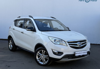 Подержанный автомобиль Changan CS35 2016 года (3 фото)