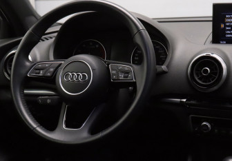 Подержанный автомобиль Audi A3 Sedan 2019 года (11 фото)
