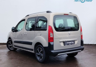 Подержанный автомобиль Peugeot Partner 2011 года (6 фото)