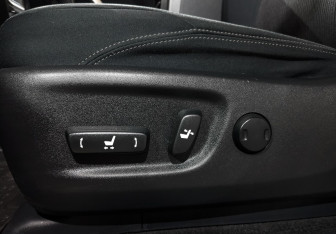 Подержанный автомобиль Toyota Land Cruiser Prado 2017 года (26 фото)