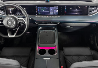 Подержанный автомобиль Voyah Free 2023 года (18 фото)