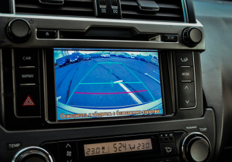 Подержанный автомобиль Toyota Land Cruiser Prado 2014 года (19 фото)