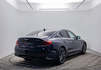 Подержанный автомобиль Genesis G70 2020 года (5 фото)