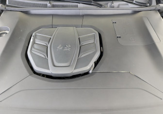 Подержанный автомобиль Hongqi HS5 2024 года (12 фото)